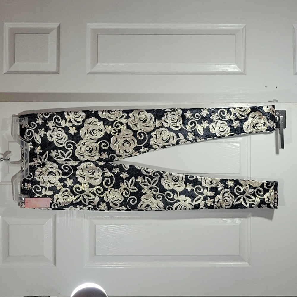 Fornia Los Angeles Women Owned business - velvet leggings
